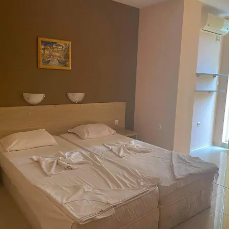 Kamrlia Garden 1 *